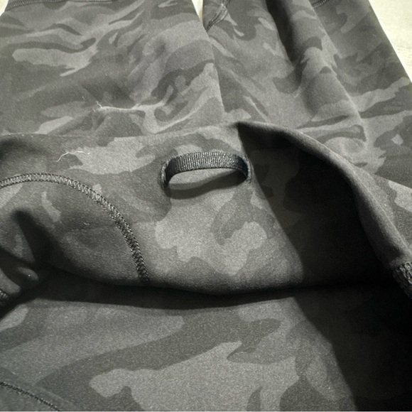 Lululemon Wunder Train Shorts - Picture 4 of 5